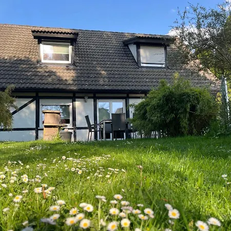 Auf 110 M2, Terrasse, Garten, Parkplatz, Naehe A7 Apartamento
